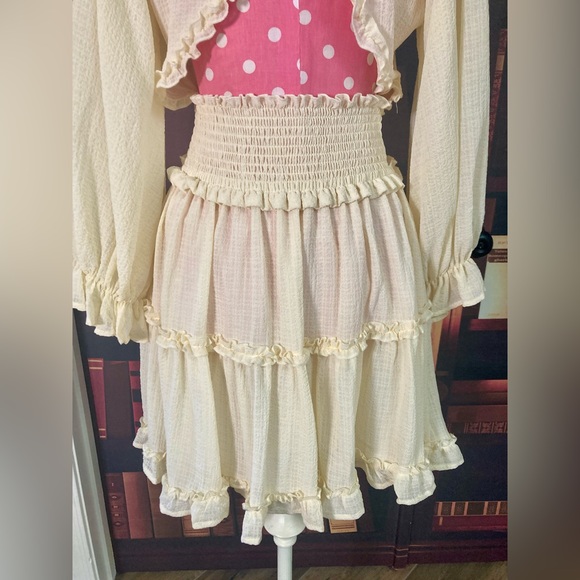 Crème Spring Dress - Picture 4 of 5